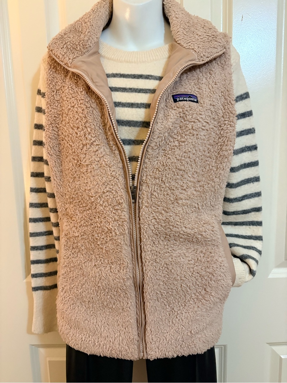 Patagonia Blush Pink Beige Sherpa Vest - Soft Zip Front, size XL